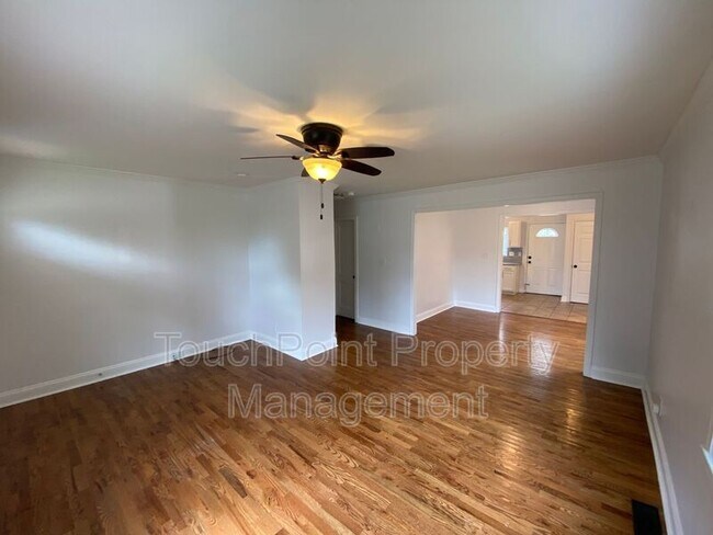 Photo - 521 Greystone Rd