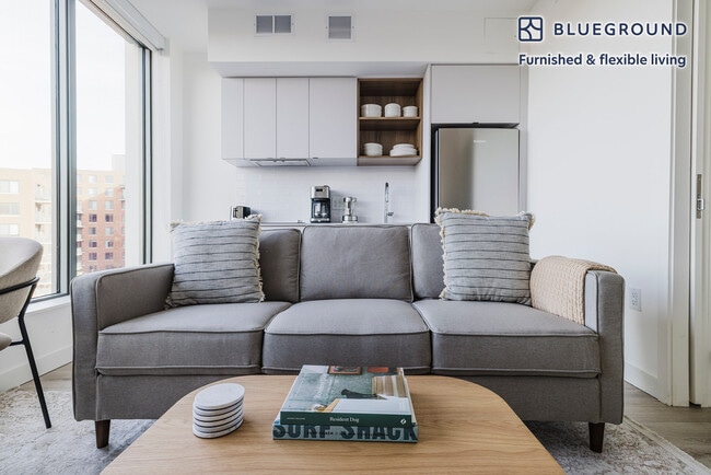 Photo - 1 Florida Ave NE Unidad FL5-ID961