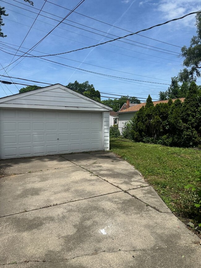19989 Strathmoor St