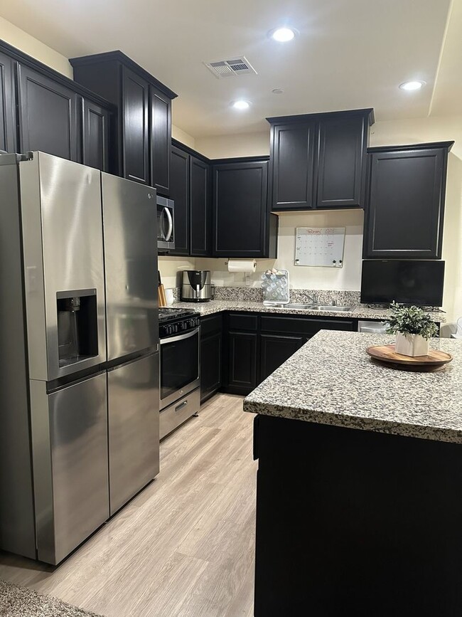 Photo - 799 W Brown Ave