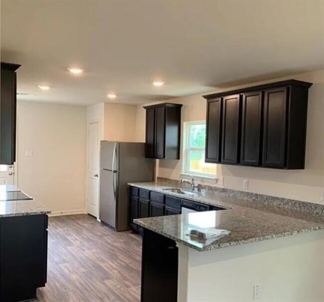 Photo - 213 Cres Park Dr