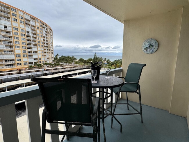 Building Photo - 305 N Pompano Beach Blvd Unit 507