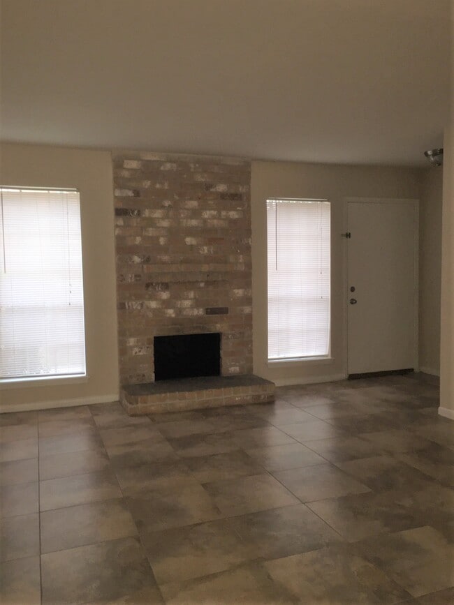 Photo - 1181 Lyric Ln