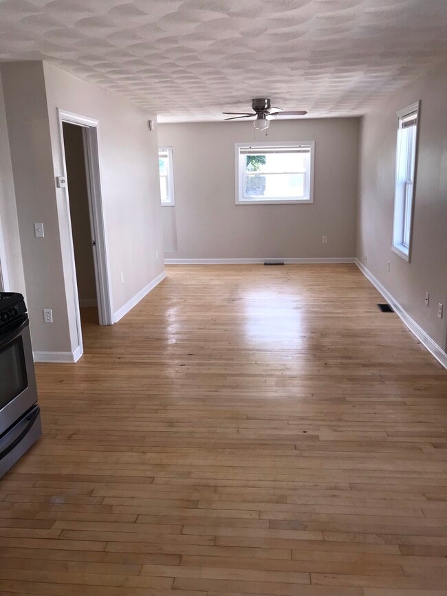 Building Photo - 347 Woonasquatucket Ave Unit 1