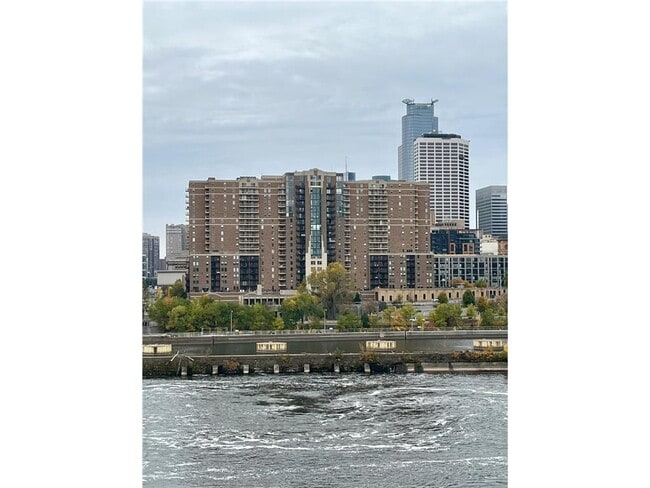 Building Photo - 401 S 1st St Unit 1007