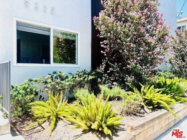 Photo - 5263 Riverton Ave