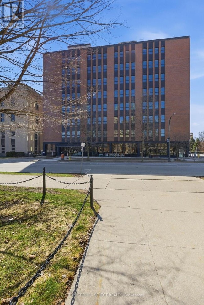 Photo - 195 Dufferin Ave Unit 813