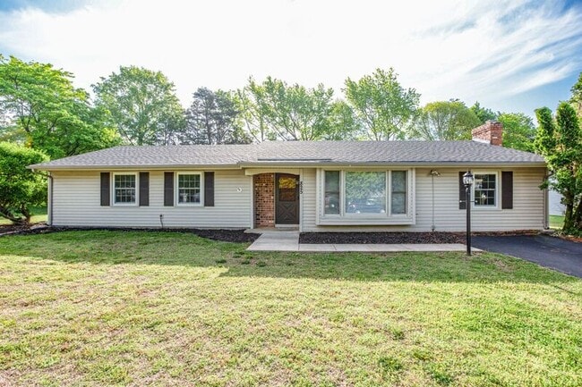 Photo - 825 Barkley Dr House