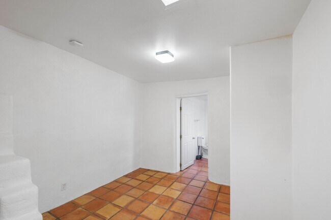 Photo - Quaint Studio in Prime Location Unidad C
