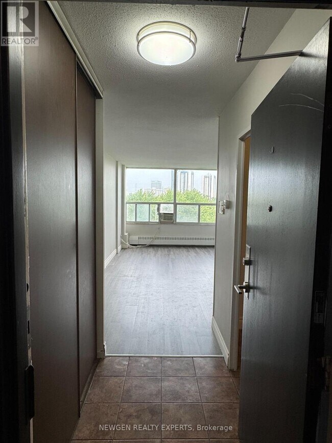 Photo - 15 Vicora Linkway Unit 604