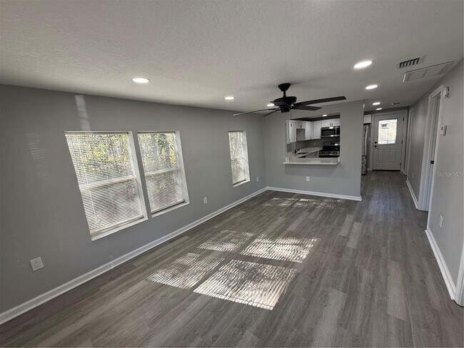 Photo - 1205 Dell St