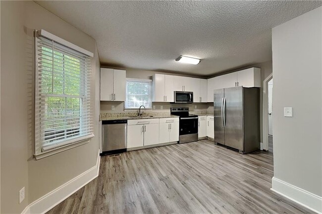 Photo - 755 Abbington Ln