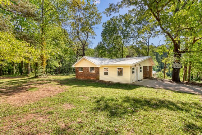 Side of home - 6038 Old Bascomb Rd