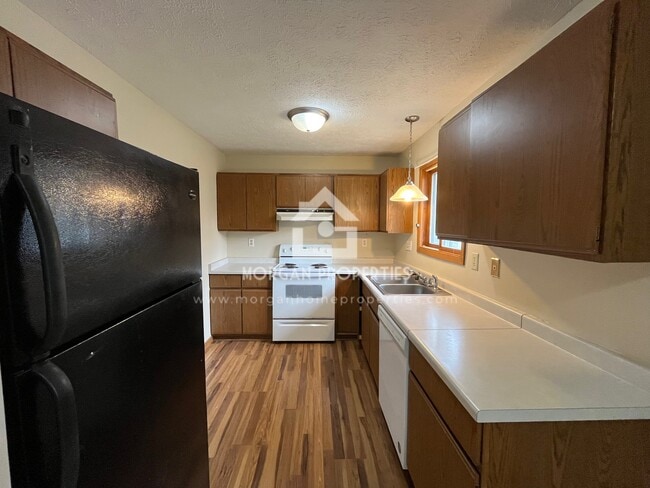 Photo - 320 Adams St