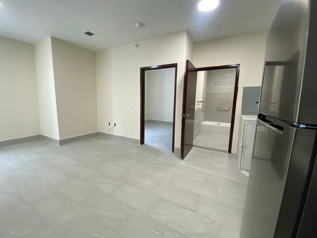 Photo - 1527 Bryant Avenue