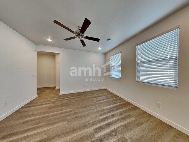 Photo - 18480 W Cottontail Ln