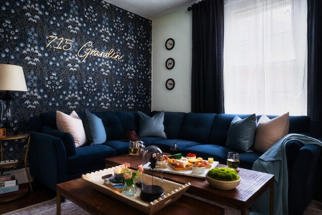 Photo - 715 Grandin Rd Unit ID1300974P