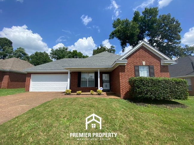 Building Photo - Charming 3BR/2BA Raleigh Cove | High Ceilings, Fireplace & 2-Car Garage