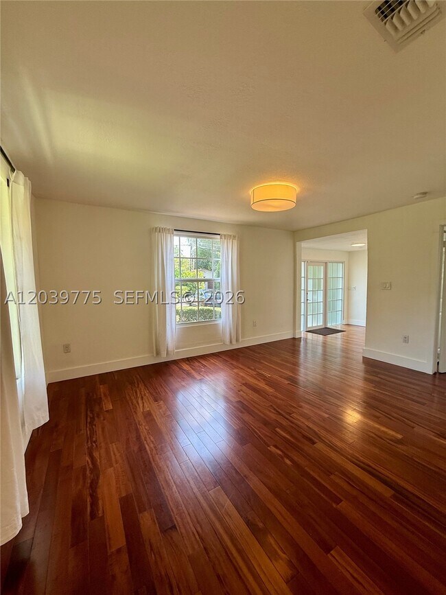 Photo - 4456 SW 10th St