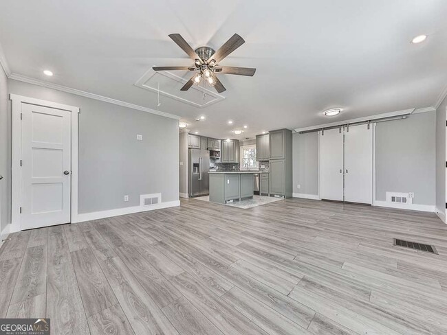 Building Photo - 2406 Pine Dr NW