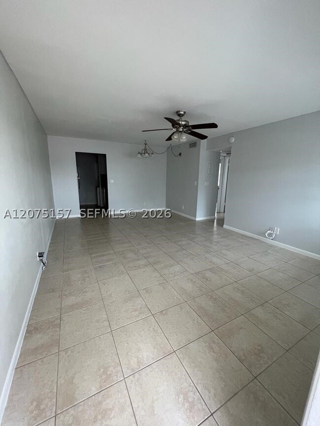 10112 Twin Lakes Dr Unit 11-E