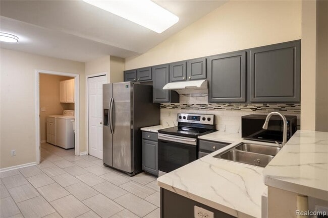 Photo - 41063 Millbrook Dr