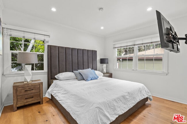 Photo - 3320 Barham Blvd