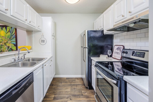 The Pointe at Irving Park