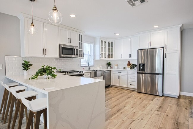 Photo - 5355 Lexington Ave Unit 5351