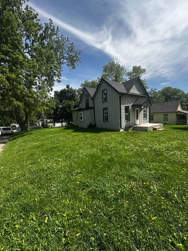 Photo - 112 Court St