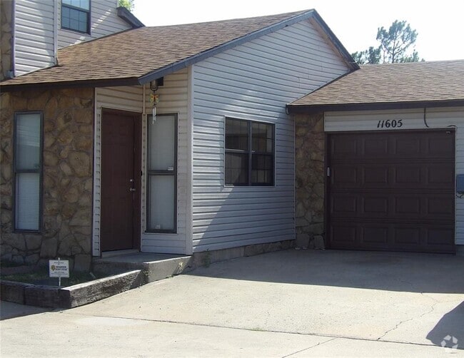 Building Photo - 11605 Stagecoach Trail Rental