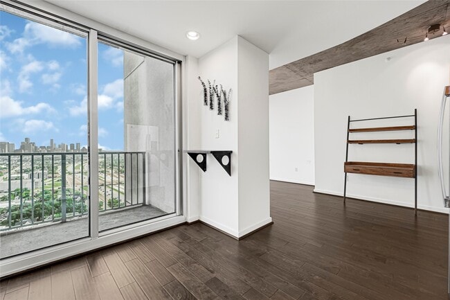 Photo - 5925 Almeda Rd Unit 12403