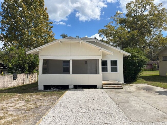 Building Photo - 1529 Providence Rd Unit 1