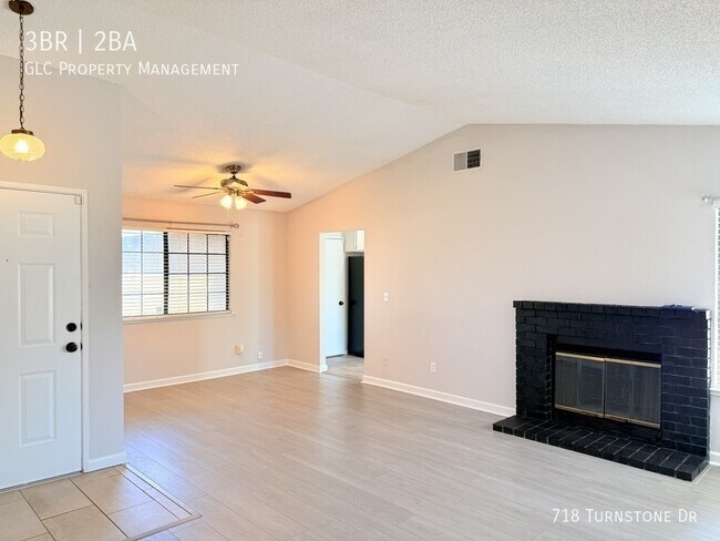 Photo - 718 Turnstone Dr