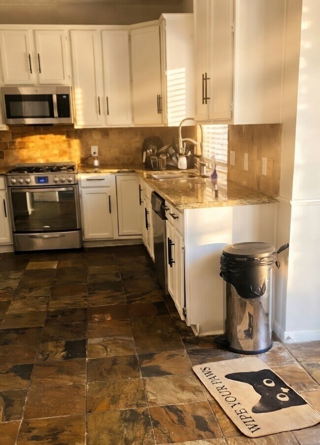 Photo - 15922 Cutten Rd