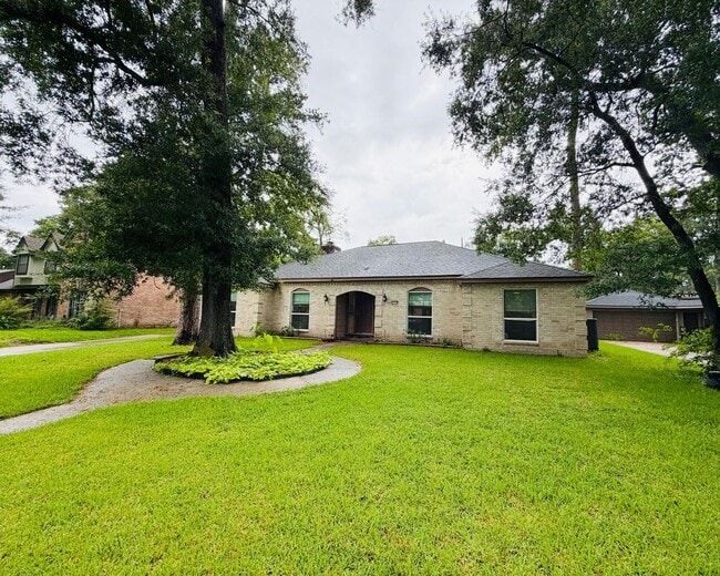 Photo - 2123 Lakeville Dr