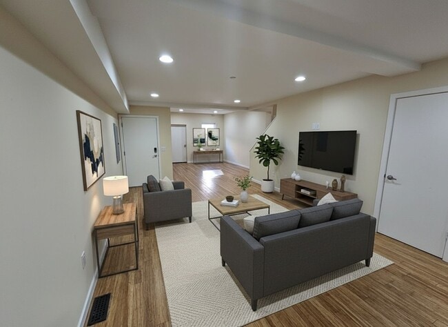 Building Photo - 2030 E Dauphin St Unit 1