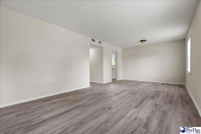 Photo - 319 Revell Dr