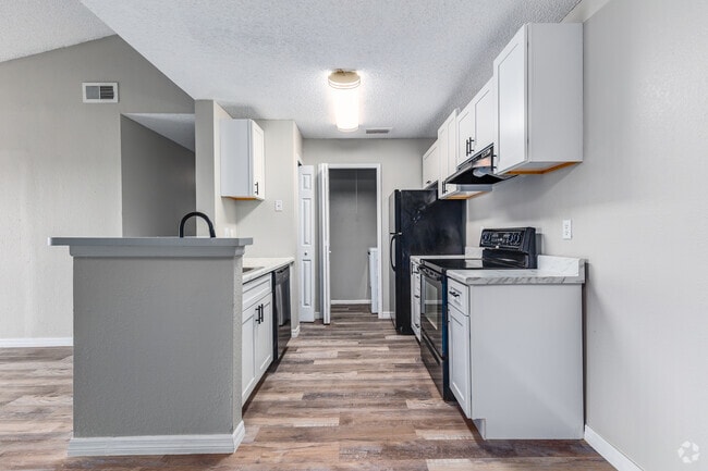 2BR, 1BA - 870SF - Kitchen - Cascades at Kissimmee