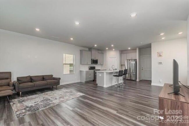 Photo - 1304 Colgher St