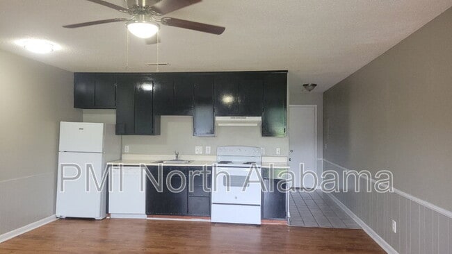 Building Photo - 4423 Bonnell Dr Unit Apt L