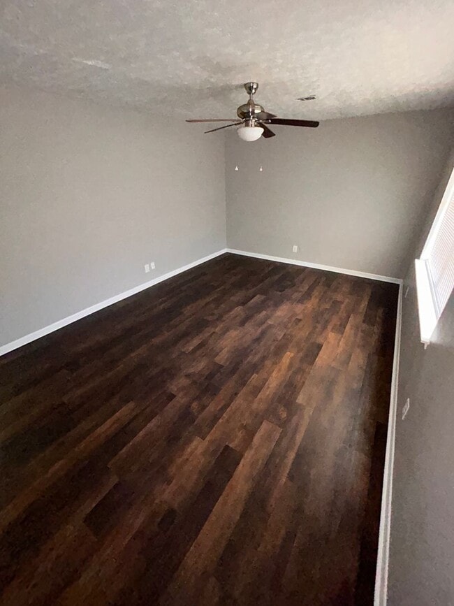302 Briarhill Rd