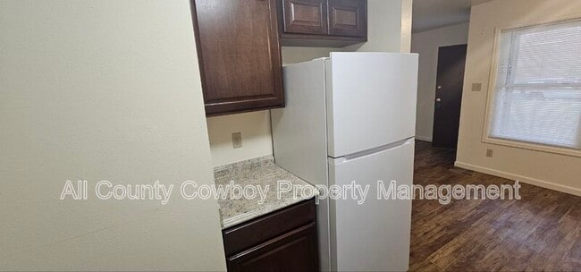 Photo - 126 S Cribbon Ave