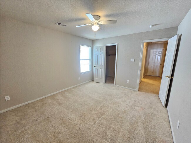 Building Photo - 11015 Walkup Way