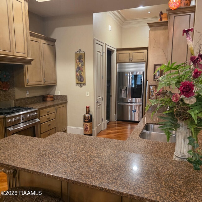 Building Photo - 302 Richland Ave Unit 103c