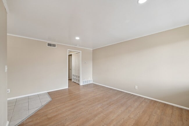 Photo - 2180 S Lake St Unit 8