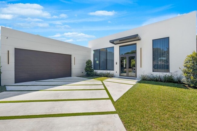 Photo - 1000 SW 93rd Ave
