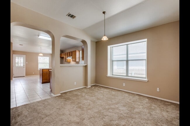 Photo - 611 Granite Cliff