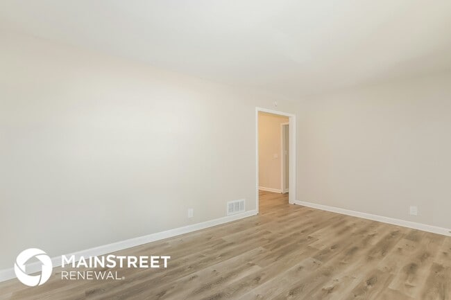 Photo - 1612 Lamont Ave