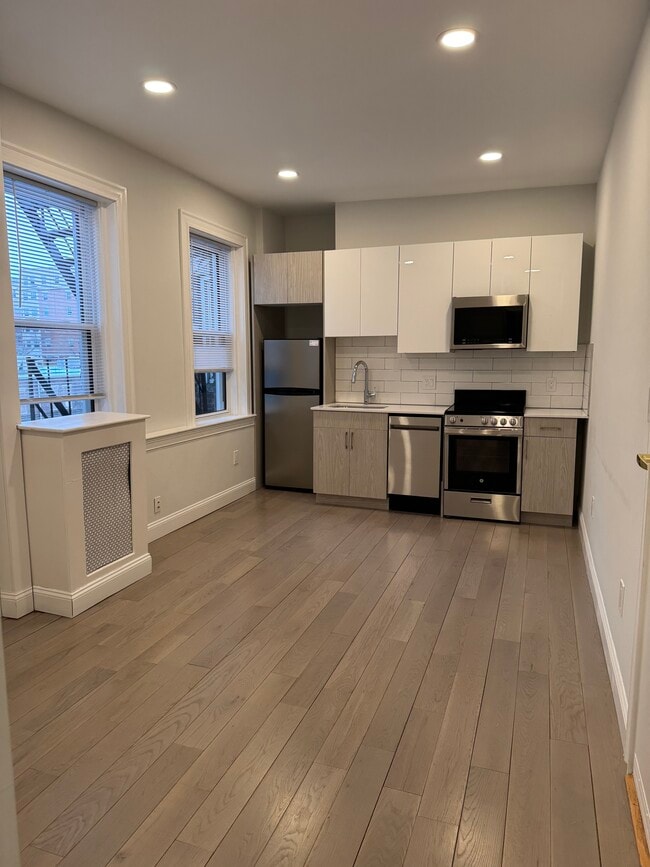 Building Photo - 90 Peterborough St Unit 8 Rental